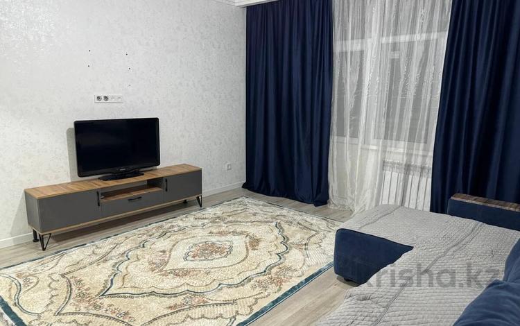 2-бөлмелі пәтер · 70 м² · 7/9 қабат, Райымбека батыра 160, бағасы: 35 млн ₸ в  — фото 12