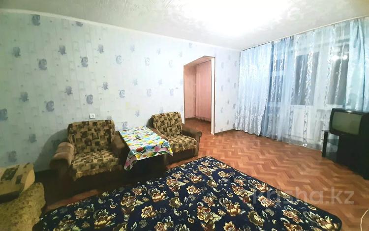 2-комнатная квартира, 44 м², 2/5 этаж посуточно, Ғарышкерлер за 8 500 〒 в Жезказгане — фото 2