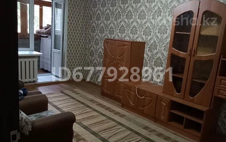 3-комнатная квартира, 60 м², 2/5 этаж помесячно, Ауэзова 45 за 150 000 〒 в Щучинске — фото 2