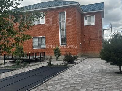 Отдельный дом · 8 комнат · 240 м² · 10 сот., Квартал Б 26 за 63 млн ₸ в Актобе, жилой массив Жанаконыс