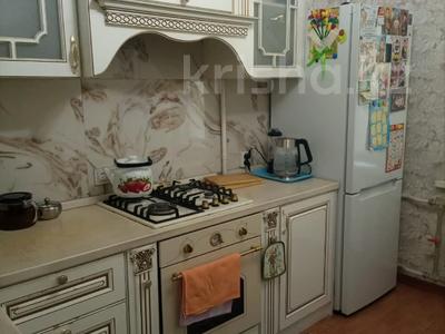 3-бөлмелі пәтер · 69.7 м² · 1/5 қабат, Айнабұлақ-4 ш/а. 180, бағасы: 60 млн ₸ в Алматы, Жетысуский р-н
