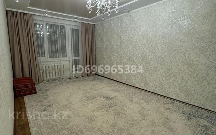 3-комнатная квартира · 65 м² · 4/5 этаж, ПроспектАбая 113 за 200 000 ₸ в Уральске — фото 2