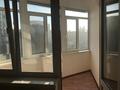 3-комнатная квартира, 80 м², 5/9 этаж помесячно, Кенесары Хана 54/14к1 за 290 000 〒 в Алматы, Бостандыкский р-н — фото 2