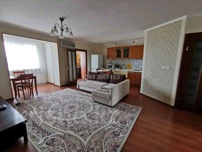 Пәтерлер в Атырауской обл.: 2-бөлмелі пәтер · 64 м² · 5/5 қабат, мкр Центральный, Азаттык 5а — Нсос, эмбамунаигаз, университет, бағасы: 24 млн 〒 2-бөлмелі пәтер · 64 м² · 5/5 қабат, мкр Центральный, Азаттык 5а — Нсос, эмбамунаигаз, университет, бағасы: 24 млн 〒 в Атырау