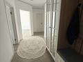 2-комнатная квартира · 62 м² · 1/5 этаж, мкр. Алтын орда, Алтын Орда — Дом расположен в очень удобном месте: прямо рядом находятся школа, детский сад, минимаркеты и гипермаркет «Анвар» — всё в шаговой доступности. Квартира в доме 2026 года постройки, абсолютно новая, ранее никто не проживал. за 180 000 ₸ в Актобе — фото 7