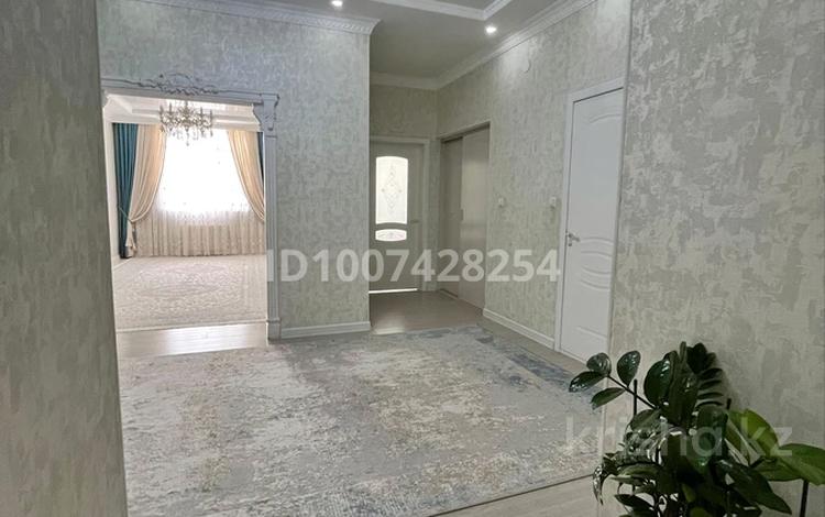 3-бөлмелі пәтер · 100.4 м² · 10/10 қабат, 16-ш/а. 92 — ТРК, Байтерек, бағасы: 34 млн ₸ в Актау, 16-й мкр  — фото 19