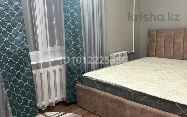 2-бөлмелі пәтер · 43 м² · 3/5 қабат, Жаңа қала ш/а., Бухар- Жырау 63, бағасы: 15 000 ₸ в Караганде, Казыбек би р-н — фото 2
