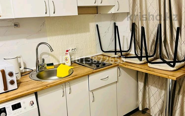 1-бөлмелі пәтер · 16 м² · 1/5 қабат, Шарипова 120, бағасы: 14 000 ₸ в Алматы, Алмалинский р-н — фото 2