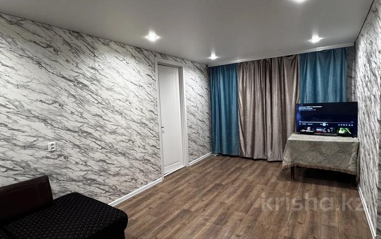 2-комнатная квартира · 45 м² · 5/5 этаж, Майкудук, 12й микрорайон 30 за 11.2 млн ₸ в Караганде, Алихана Бокейханова р-н — фото 2