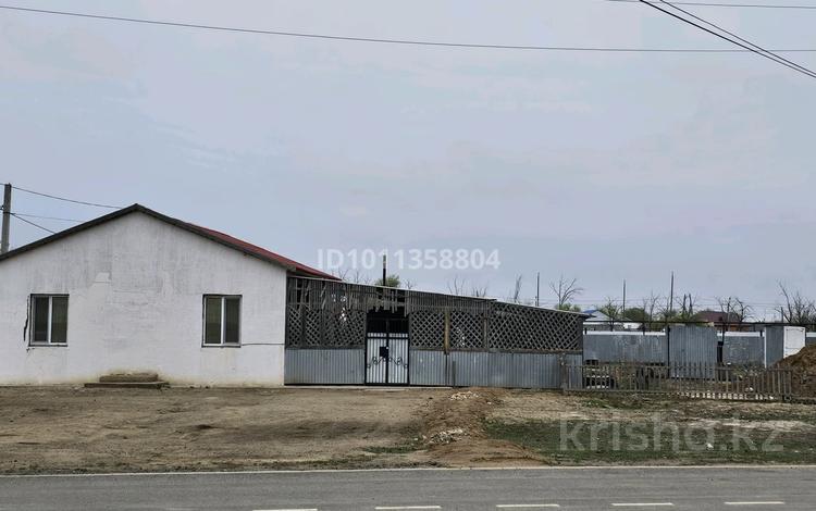 Отдельный дом · 3 комнаты · 80 м² · 8 сот., Зәмзәм Есжанова 39а — Больница, магазин, фок за 5.5 млн ₸ в  — фото 2