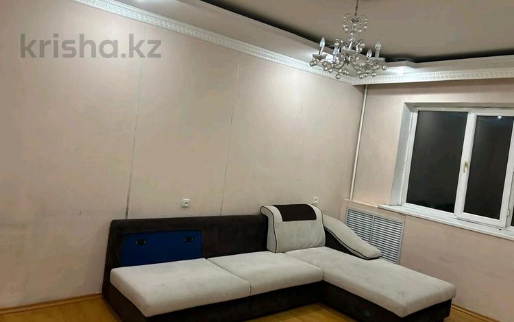 1-комнатная квартира, 44 м², 2/5 этаж, мкр Аксай-2 36 за 26 млн 〒 в Алматы, Ауэзовский р-н — фото 2
