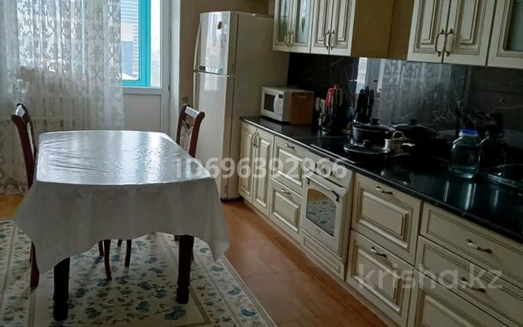 3-комнатная квартира · 100 м² · 12/25 этаж, Сарайшык 7/2 за 370 000 ₸ в Астане, Есильский р-н — фото 2