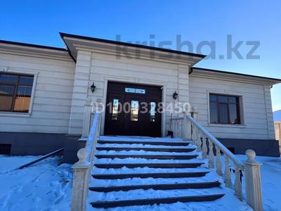 Отдельный дом · 14 комнат · 780 м² · 27 сот., мкр Кунгей — Турекулова за 250 млн 〒 в Караганде, Казыбек би р-н