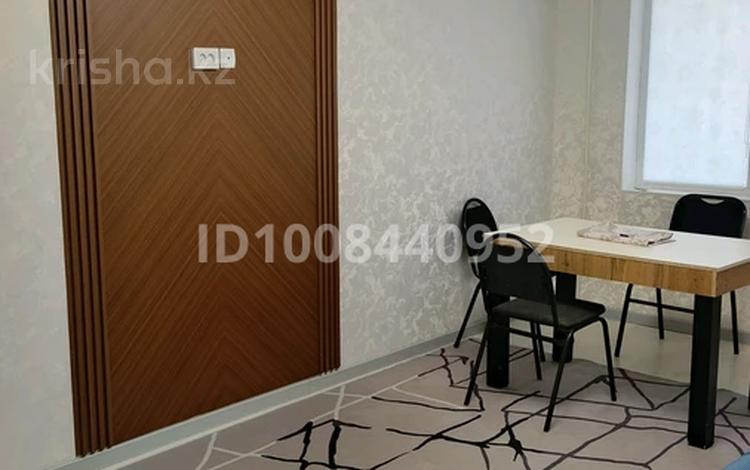 3-комнатная квартира · 60 м² · 1/5 этаж, Туркестанская — Туркестанская - Байтурсынова за 250 000 ₸ в Шымкенте, Аль-Фарабийский р-н — фото 15