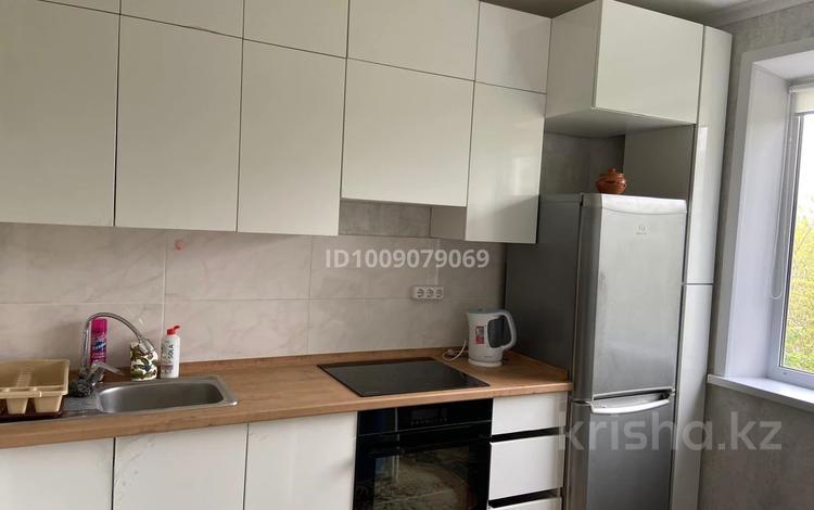 2-комнатная квартира · 54 м² · 3/5 этаж, мкр Юго-Восток, Мкр Степной 1 12 — Муканова за 22 млн 〒 в Караганде, Казыбек би р-н — фото 2