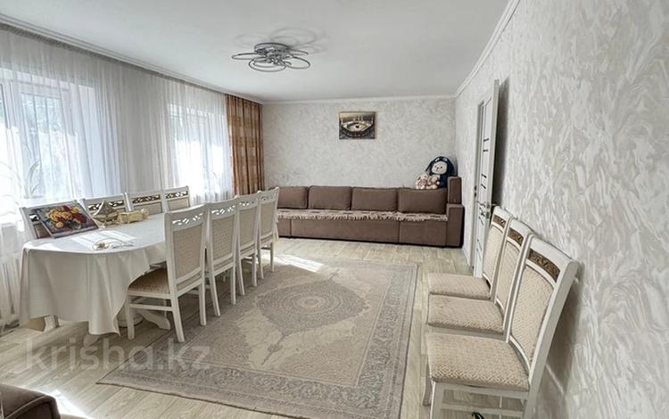Отдельный дом · 4 комнаты · 100 м² · 6.5 сот., Акмолинская 13 за 20 млн ₸ в Семее — фото 2