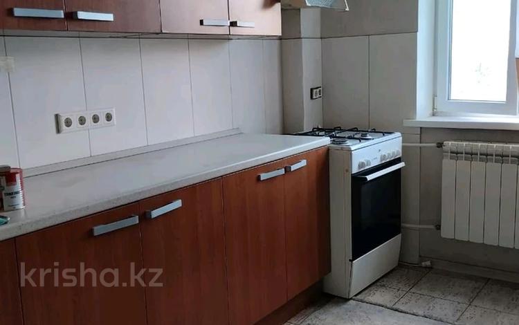 1-комнатная квартира, 40 м², 7/9 этаж помесячно, мкр №1, Мкр Аксай-1 23 — Толе би - Момышулы