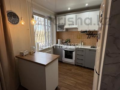 3-бөлмелі пәтер · 62 м² · 2/5 қабат, ул. Сакена Сейфуллина 54, бағасы: 15 млн ₸ в Темиртау