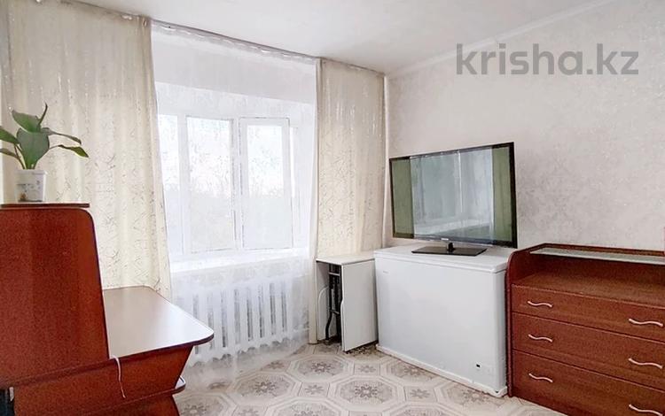 1-комнатная квартира, 31 м², 4/5 этаж, Майкудук, Майкудук, 12й микрорайон за 5.9 млн 〒 в Караганде, Алихана Бокейханова р-н — фото 2