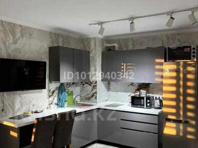2-комнатная квартира · 60 м², мкр Коктем-3 22 — Сатпаева за 360 000 ₸ в Алматы, Бостандыкский р-н