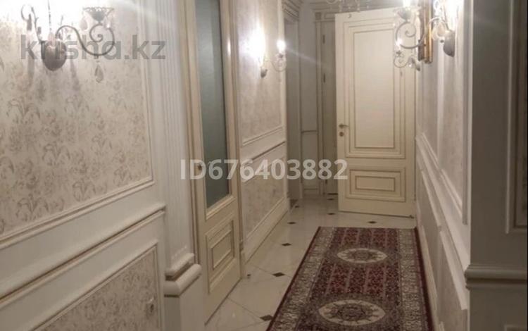 4-бөлмелі пәтер · 167 м² · 3/3 қабат, мкр Центральный 6, бағасы: 400 000 ₸ в Атырау — фото 8