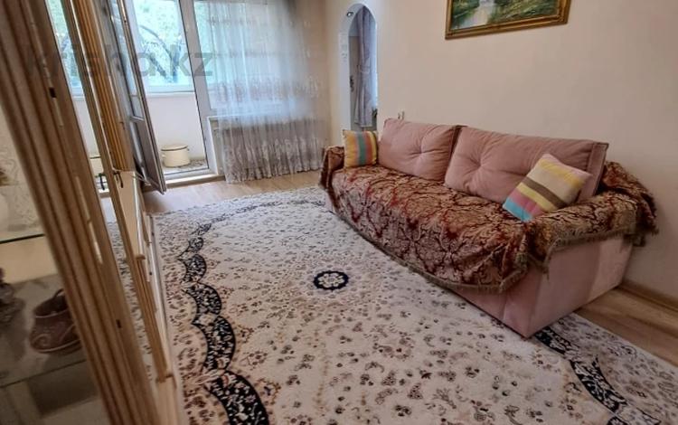 3-комнатная квартира · 64 м² · 5/5 этаж, мкр Аксай-2 5 за 37.6 млн ₸ в Алматы, Ауэзовский р-н — фото 2