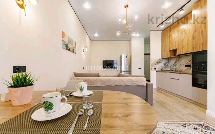 2-бөлмелі пәтер · 70 м² · 7/12 қабат, Толе би — Толе би - жарокова, бағасы: 20 000 ₸ в Алматы, Алмалинский р-н — фото 2
