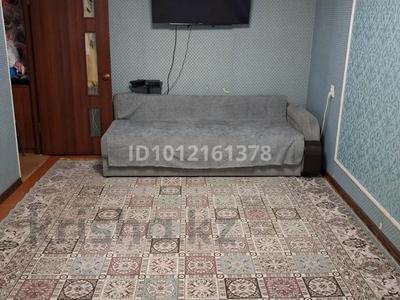 2-комнатная квартира · 47 м² · 3/5 этаж, мкр 5 96/2 — Рядом 2 гос садика,№19школа ,поликлиника Куаныш ,детская поликлиника . за 13 млн ₸ в Актобе