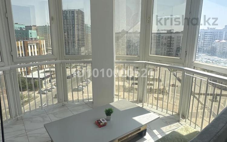 3 бөлме · 250 м² · 9/9 қабат, мкр Атырау, Кулманова 107 — Площадь им Исатая и Тайманова, бағасы: 100 000 ₸ — фото 14
