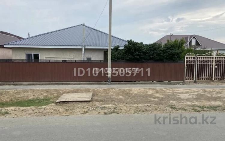 Отдельный дом · 3 комнаты · 160 м² · 8 сот., мкр Балауса, Ш.Берсиев 3 за 27 млн ₸ в Атырау — фото 2