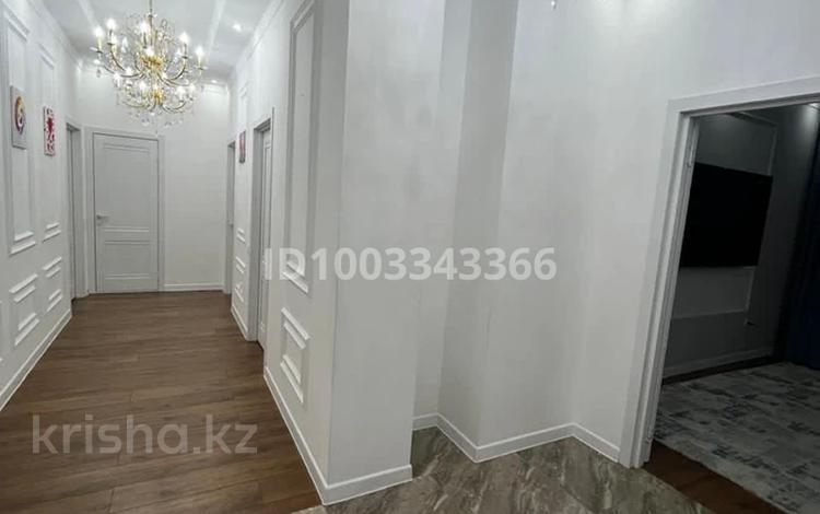 3-комнатная квартира · 100.5 м² · 8/9 этаж, Байтурсынова — Жумабаева за 500 000 ₸ в Астане, Алматы р-н — фото 9