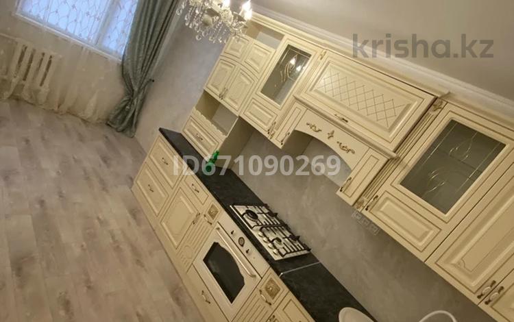 2-бөлмелі пәтер · 56 м² · 2/5 қабат, Байтерек мкр — Магазин Корзина, бағасы: 20 млн ₸ в Таразе — фото 4