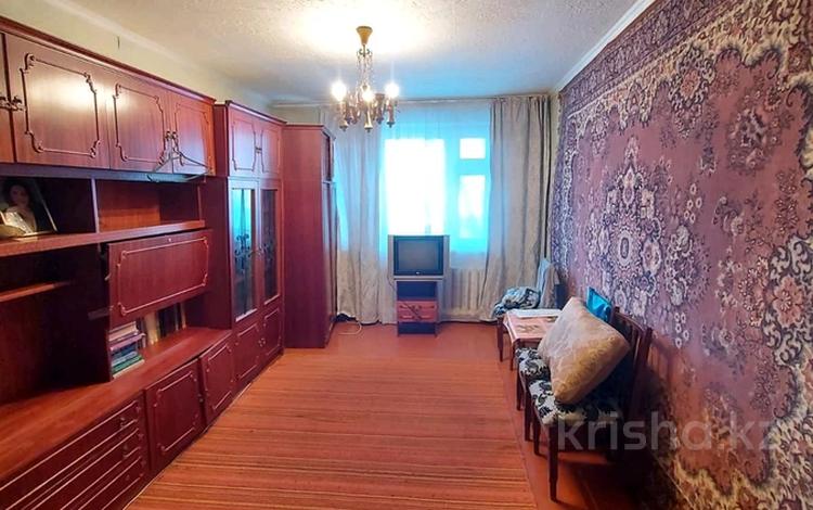 2-комнатная квартира, 55 м², 1/5 этаж, абая за 19 млн 〒 в Петропавловске — фото 2