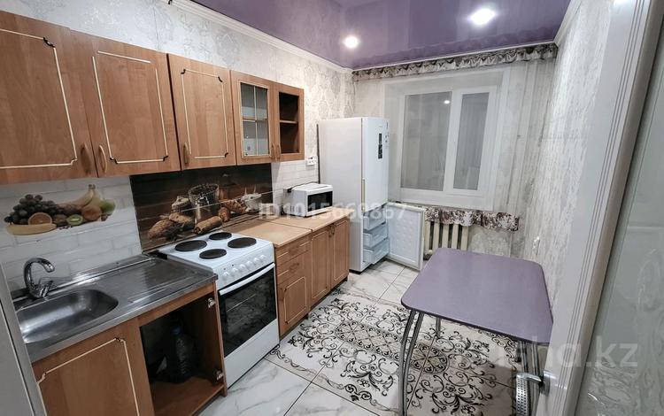 3-комнатная квартира · 64 м² · 6/9 этаж, Майкудук, Майкудук, 11а микрорайон 27 — Магазин Заир, остановка Ласточка за 140 000 ₸ в Караганде, Алихана Бокейханова р-н — фото 2