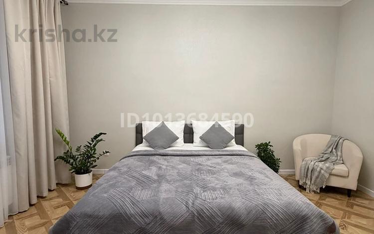 2-комнатная квартира · 70 м² · 6/12 этаж, Кабанбай батыра 64 — Пересечение Рыскулова Кабанбай батыра,рядом Мега,Назарбаев университет,многопрофильная городская больница ,станция ЛРТ рядом. за 25 000 ₸ в Астане, Есильский р-н — фото 2