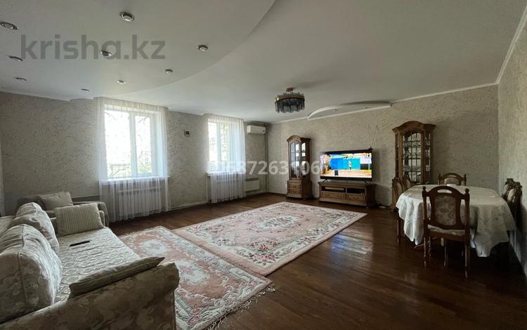 Отдельный дом • 4 комнаты • 180 м² • 6 сот., Габбасова 94 за 69 млн 〒 в Семее — фото 2