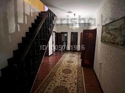 Отдельный дом · 6 комнат · 250 м², мкр Мунайшы, 1-ый проезд 13б — Огородная, под объездным мостом за 300 000 〒 в Атырау