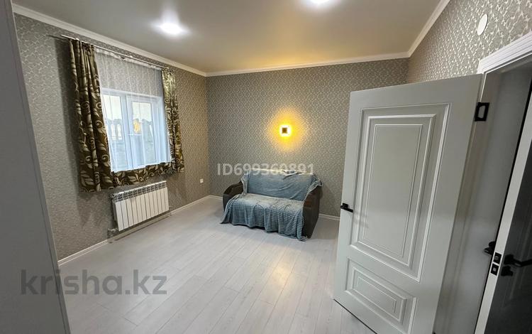 3-комнатная квартира · 50 м² · 1/1 этаж, Бирлик 8 за 200 000 〒 в Булактах — фото 2