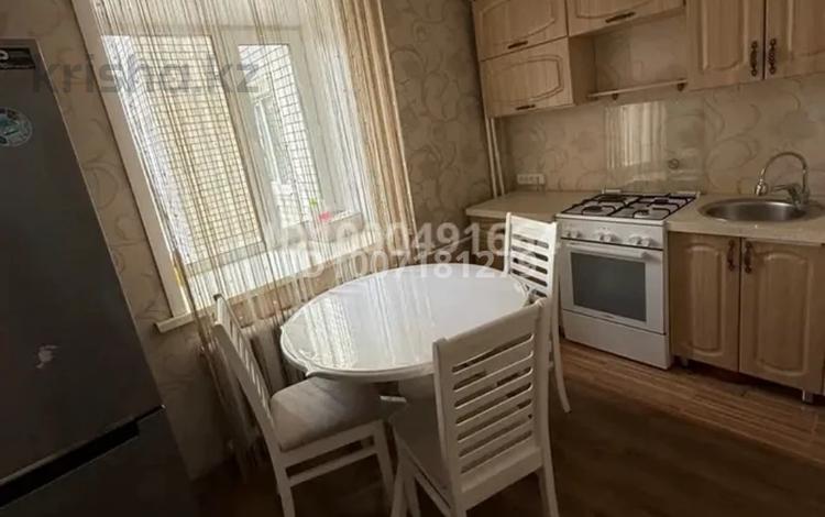 3-комнатная квартира · 61 м² · 3/6 этаж, Дулатова 135 за 32 млн 〒 в Семее — фото 2