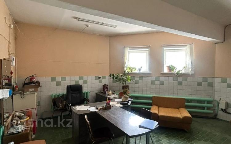 Офисы, магазины и бутики · 100 м² за 350 000 ₸ в Петропавловске — фото 2