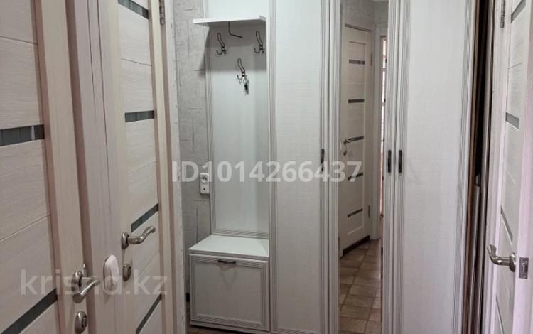 2-бөлмелі пәтер · 41.4 м² · 5/5 қабат, 13-шағынаудан 26, бағасы: 12.5 млн ₸ в Караганде, Алихана Бокейханова р-н — фото 2