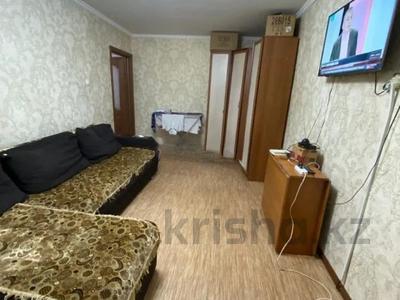 2-комнатная квартира, 43 м², 3/4 этаж, мкр Сайран за 22 млн 〒 в Алматы, Ауэзовский р-н