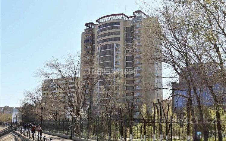 3-комнатная квартира · 110 м² · 13/16 этаж, Кайыргали Смагулов 56А — Атырау Ақпарат за 49.5 млн 〒 в мкр Жилгородок — фото 4