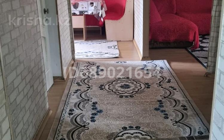 2-бөлмелі пәтер · 60 м² · 4/5 қабат, Абылайхан 24 — Маметова Абылайхан24, бағасы: 15 000 ₸ в Алматы, Алмалинский р-н — фото 2