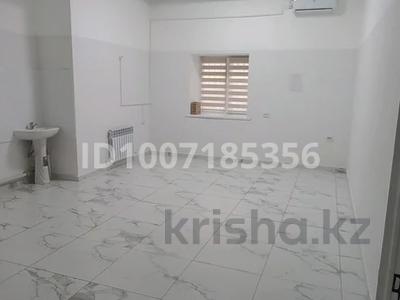 Салоны красоты, фитнес и спорт, медцентры и аптеки, кабинеты и рабочие места, студии · 37 м² за 185 000 〒 в Атырау, мкр Нурсая