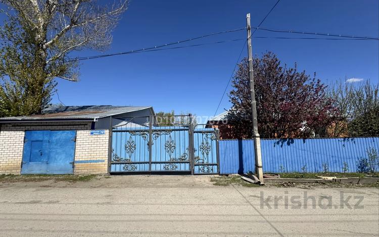 Отдельный дом · 5 комнат · 105.3 м² · 127.7 сот., Бекешова 16 — 5 школа за 30 млн ₸ в Хромтау — фото 2