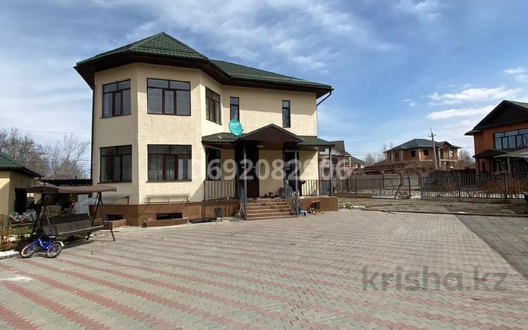 Отдельный дом • 8 комнат • 300 м² • 16 сот., Алмагул 32 за 99 млн 〒 в Талдыбулаке — фото 2