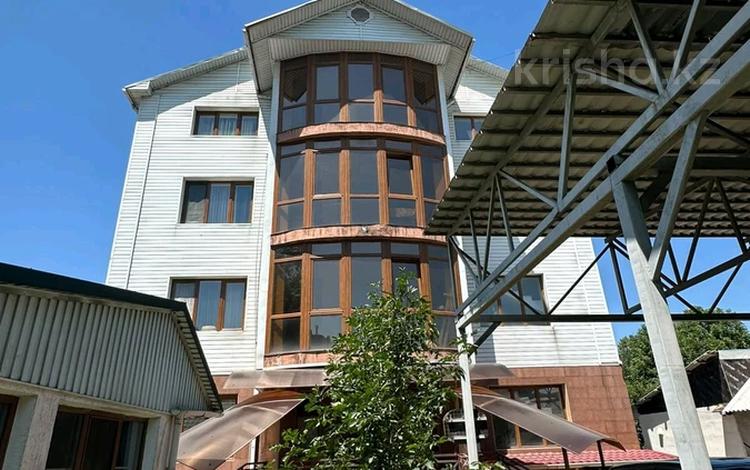 Отдельный дом · 25 комнат · 700 м² · 4.5 сот., Есенова — Саяхат за 380 млн ₸ в Алматы, Медеуский р-н — фото 2