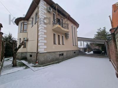 Отдельный дом · 8 комнат · 400 м² · 10 сот., мкр Алмагуль, Жарокова — Аль Фараби за 4 млн 〒 в Алматы, Бостандыкский р-н