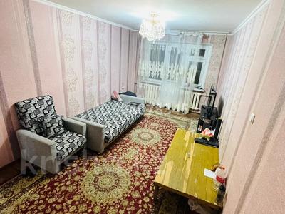 3-комнатная квартира, 80 м², Туркестанский 2/4 12 за 23 млн 〒 в Шымкенте, Аль-Фарабийский р-н